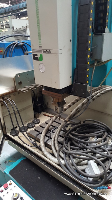 Elektroerozivní hloubící stroj M 430 CNC (Elektroerozivni hloubicka EUROTECH M 430 CNC (2).jpg)